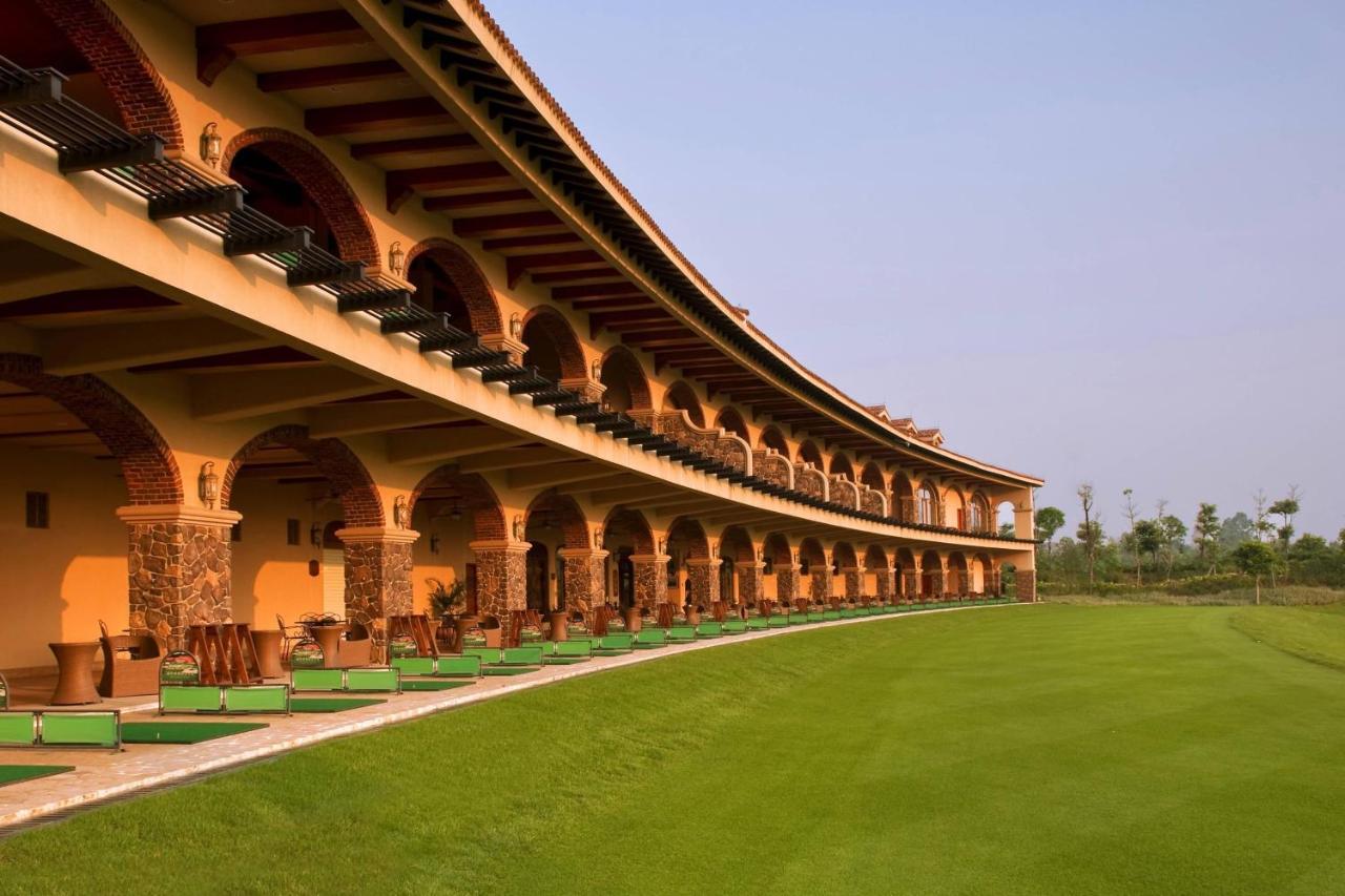 Sheraton Qingyuan Lion Lake Resort Exterior photo